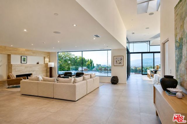 11411 Dona Teresa Drive, Los Angeles, CA 91604