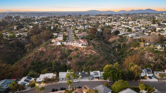 1084 Johnson Ave, San Diego, CA 92103