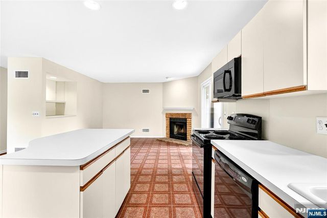 23 Peach Hill Court, Ramsey, NJ 07446