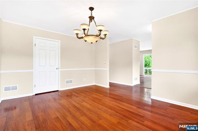 23 Peach Hill Court, Ramsey, NJ 07446