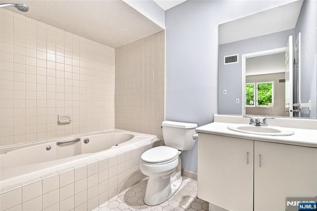23 Peach Hill Court, Ramsey, NJ 07446