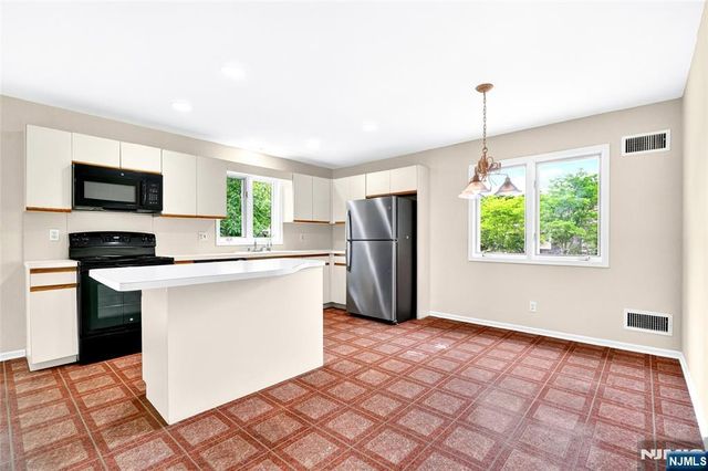 23 Peach Hill Court, Ramsey, NJ 07446