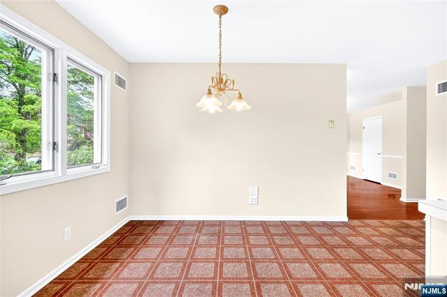 23 Peach Hill Court, Ramsey, NJ 07446