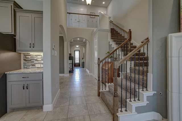 627 Bridgewater Street, Euless, TX 76039