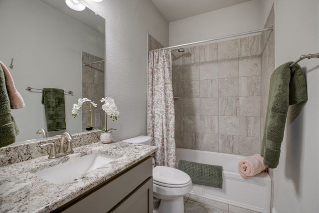 627 Bridgewater Street, Euless, TX 76039