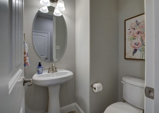 627 Bridgewater Street, Euless, TX 76039