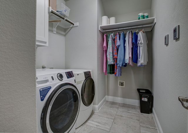 627 Bridgewater Street, Euless, TX 76039