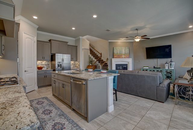 627 Bridgewater Street, Euless, TX 76039