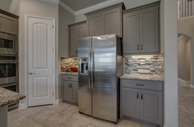 627 Bridgewater Street, Euless, TX 76039