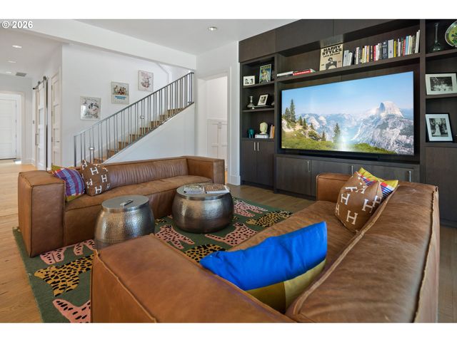 13799 ATWATER Ln, Lake Oswego, OR 97034