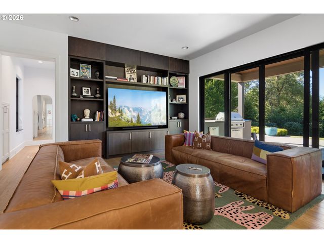 13799 ATWATER Ln, Lake Oswego, OR 97034