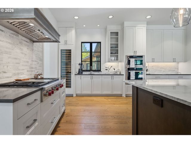 13799 ATWATER Ln, Lake Oswego, OR 97034