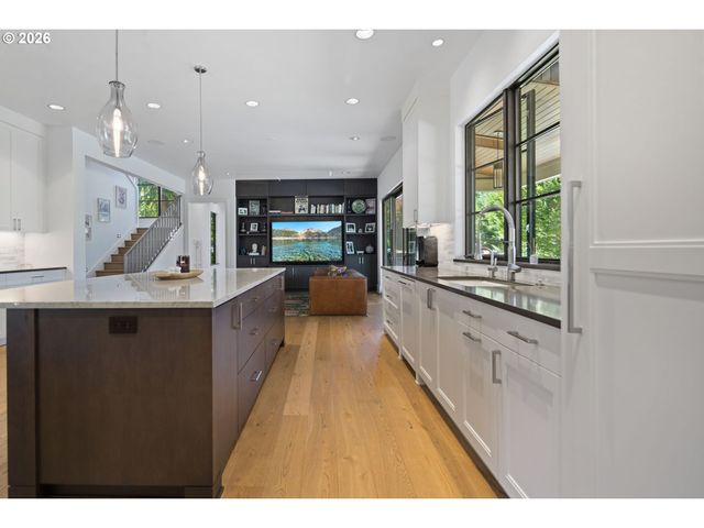 13799 ATWATER Ln, Lake Oswego, OR 97034