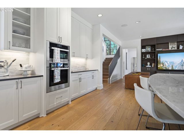 13799 ATWATER Ln, Lake Oswego, OR 97034