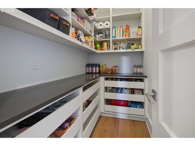 13799 ATWATER Ln, Lake Oswego, OR 97034