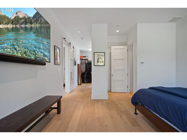 13799 ATWATER Ln, Lake Oswego, OR 97034