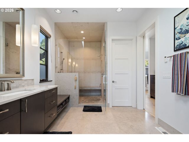 13799 ATWATER Ln, Lake Oswego, OR 97034