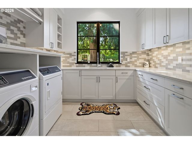 13799 ATWATER Ln, Lake Oswego, OR 97034