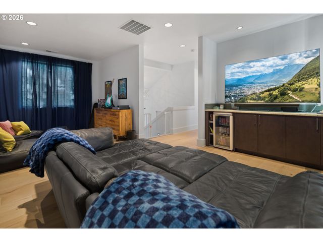 13799 ATWATER Ln, Lake Oswego, OR 97034
