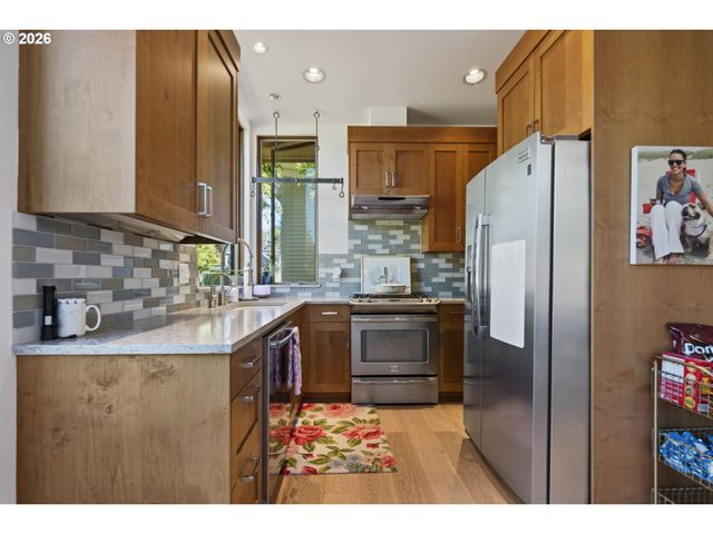 13799 ATWATER Ln, Lake Oswego, OR 97034