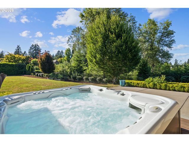13799 ATWATER Ln, Lake Oswego, OR 97034