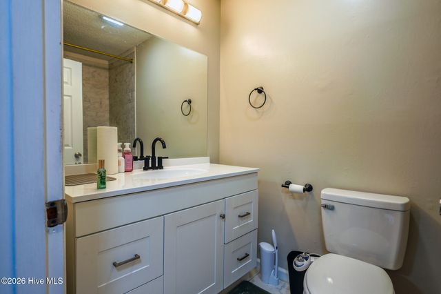 126 Oakmont Drive 9, Greenville, NC 27858