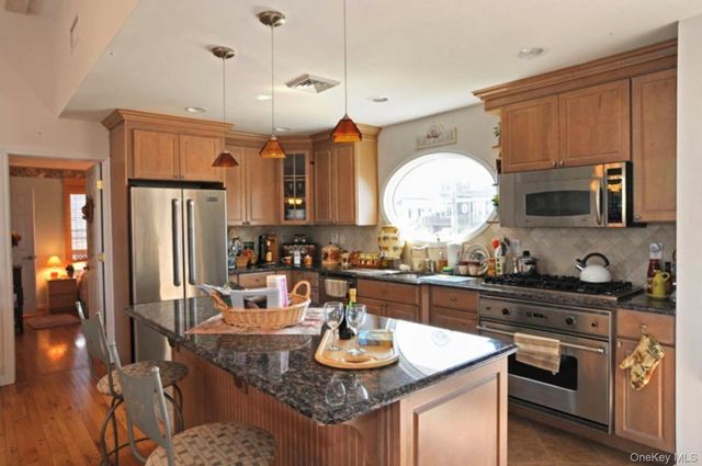 900 Dune Road, Westhampton Beach, NY 11978