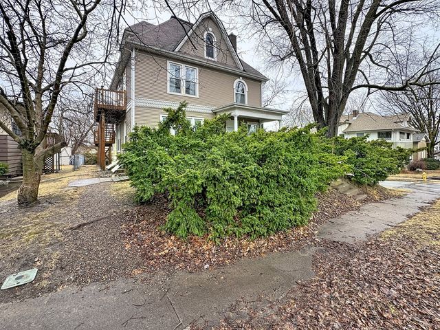 1200 20th Street, Rock Island, IL 61201