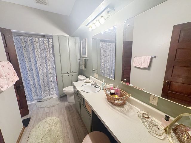 1200 20th Street, Rock Island, IL 61201