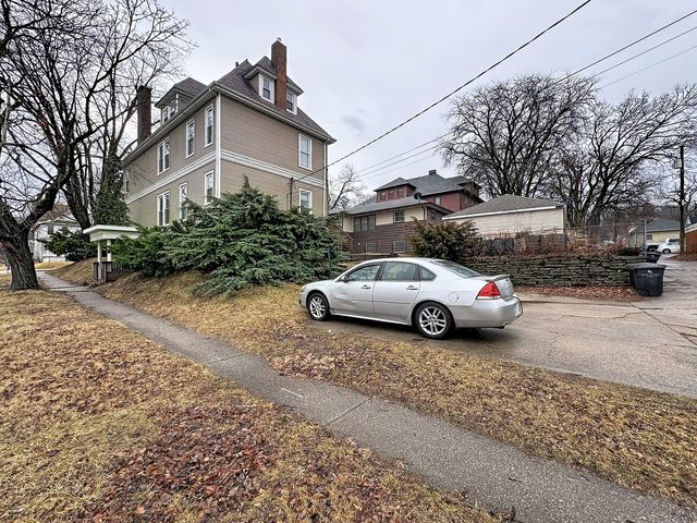 1200 20th Street, Rock Island, IL 61201