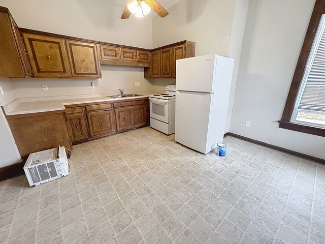 1200 20th Street, Rock Island, IL 61201