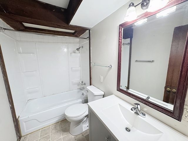 1200 20th Street, Rock Island, IL 61201