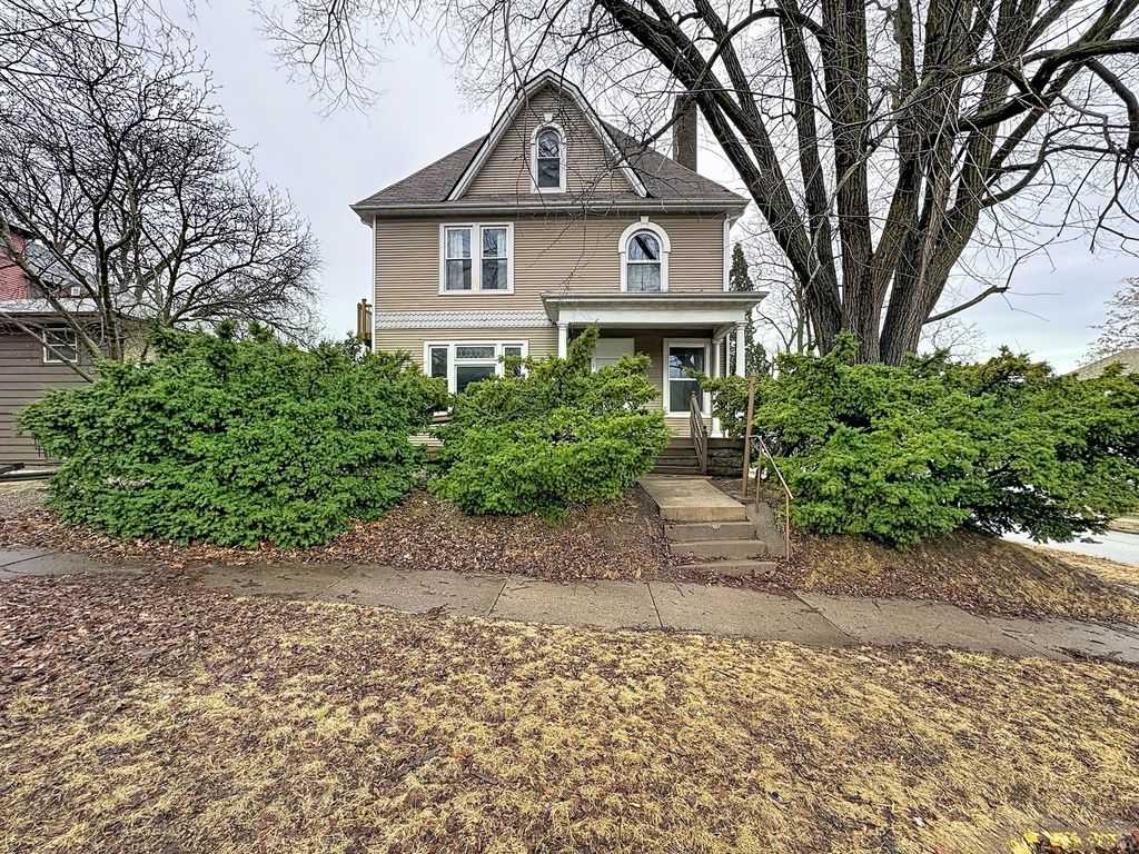 1200 20th Street, Rock Island, IL 61201