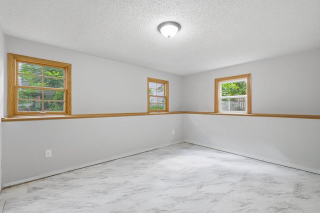 17609 Lorence Way, Eden Prairie, MN 55346