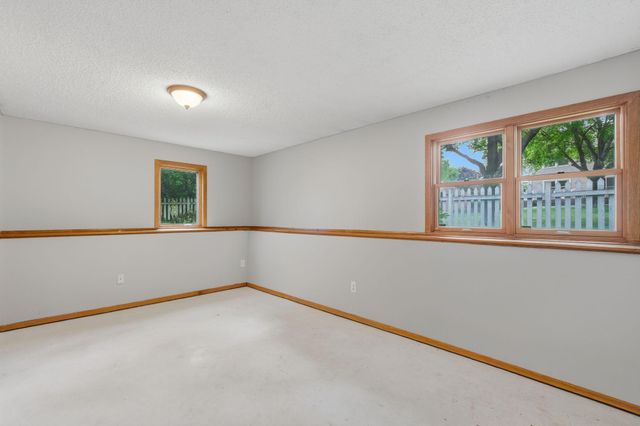 17609 Lorence Way, Eden Prairie, MN 55346