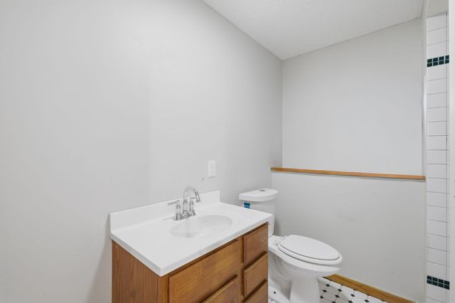 17609 Lorence Way, Eden Prairie, MN 55346