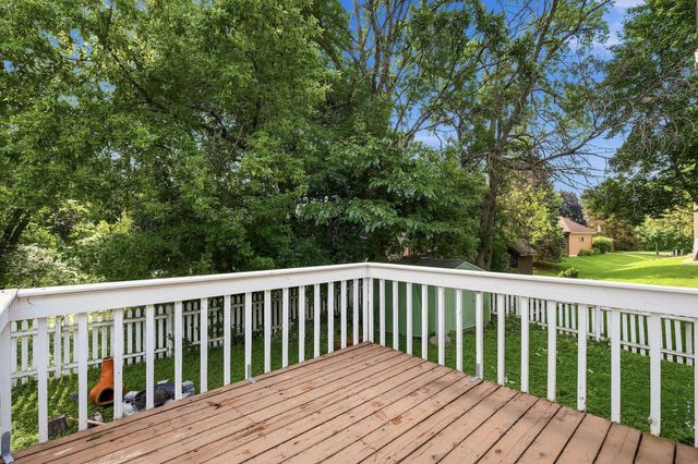 17609 Lorence Way, Eden Prairie, MN 55346