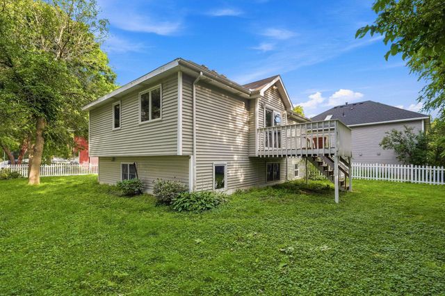 17609 Lorence Way, Eden Prairie, MN 55346