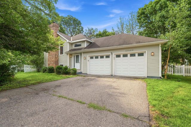 17609 Lorence Way, Eden Prairie, MN 55346