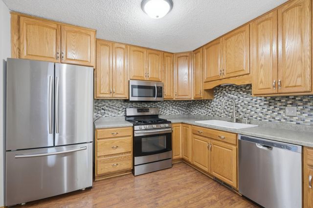 17609 Lorence Way, Eden Prairie, MN 55346
