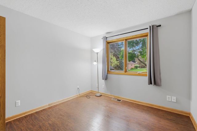 17609 Lorence Way, Eden Prairie, MN 55346