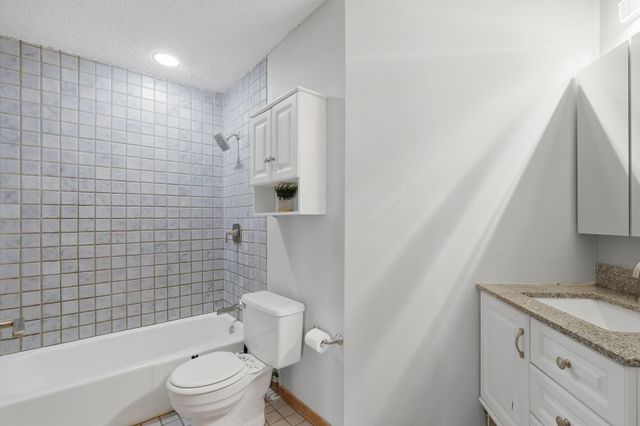 17609 Lorence Way, Eden Prairie, MN 55346