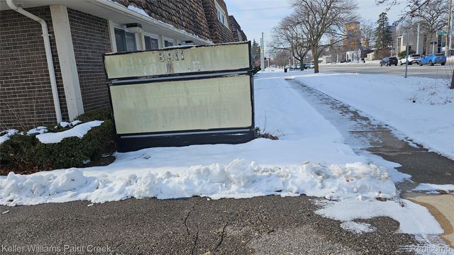 18911 W 10 Mile Road, Southfield, MI 48075