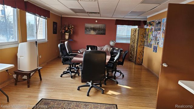 18911 W 10 Mile Road, Southfield, MI 48075