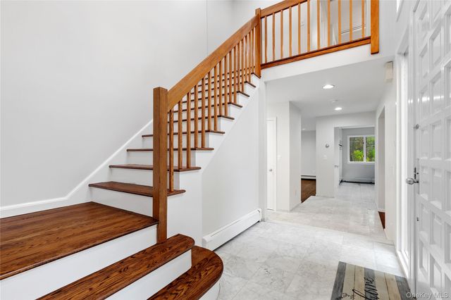38 Westerly Lane, Thornwood, NY 10594