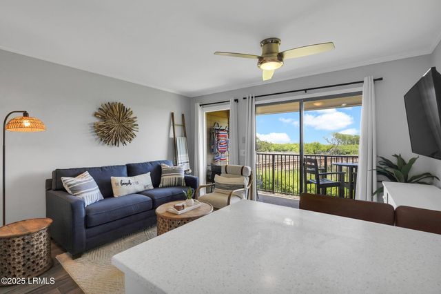 40 Folly Field Rd Apt A124, Hilton Head Island, SC 29928