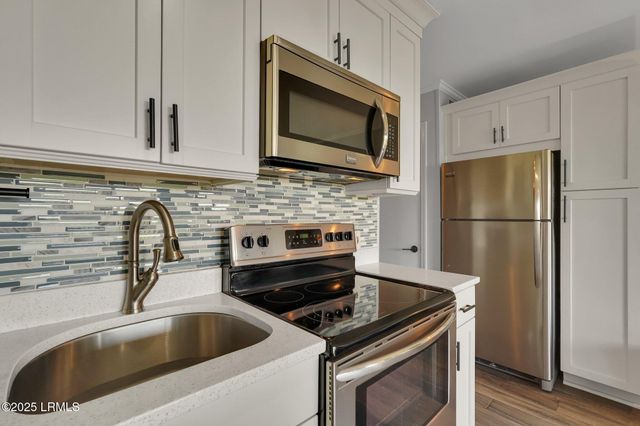 40 Folly Field Rd Apt A124, Hilton Head Island, SC 29928