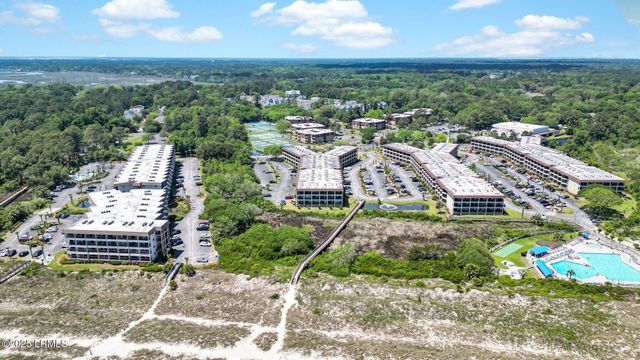 40 Folly Field Rd Apt A124, Hilton Head Island, SC 29928