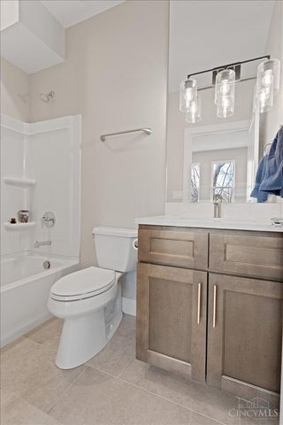 3906 Edwards Road, Cincinnati, OH 45209