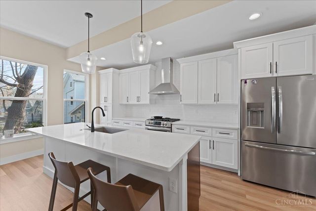 3906 Edwards Road, Cincinnati, OH 45209